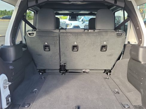 Used 2025 Jeep Wrangler Sport image 15