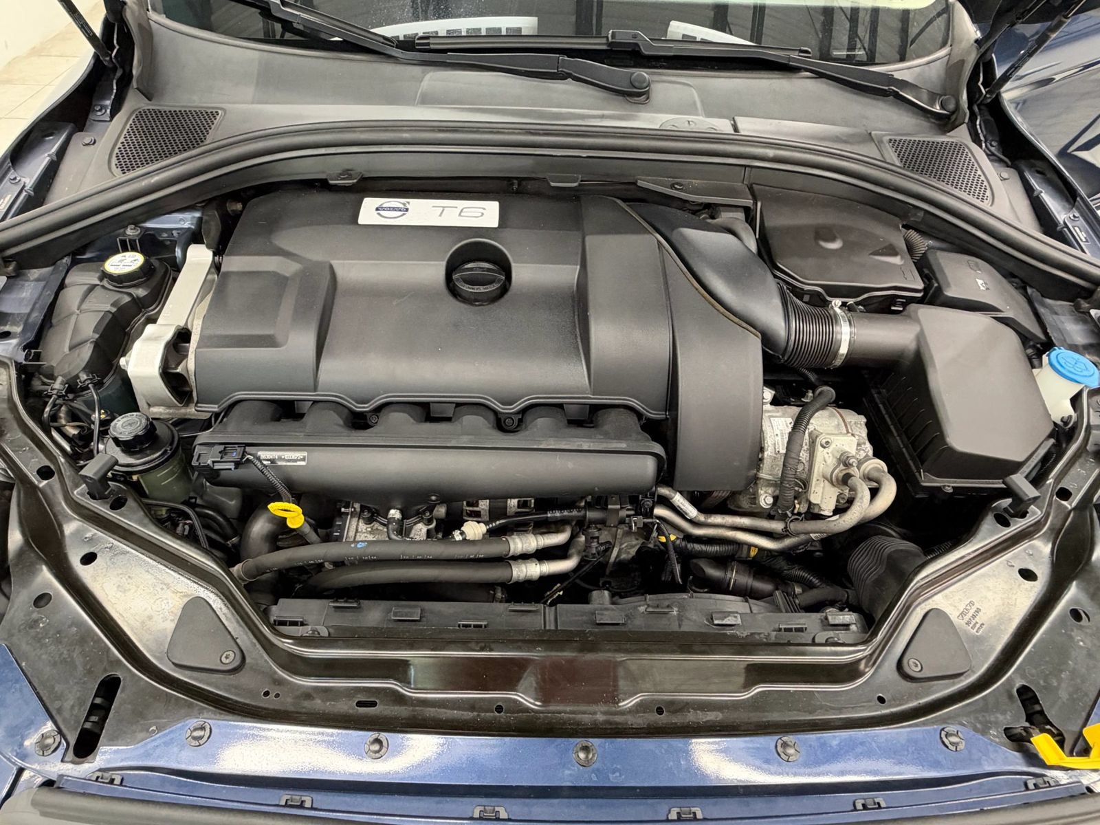 Used 2015 Volvo XC60 T6 AWD/4WD image 37