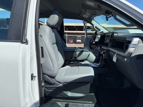 New 2026 Ford F250 XL w/ XL Chrome Package image 30