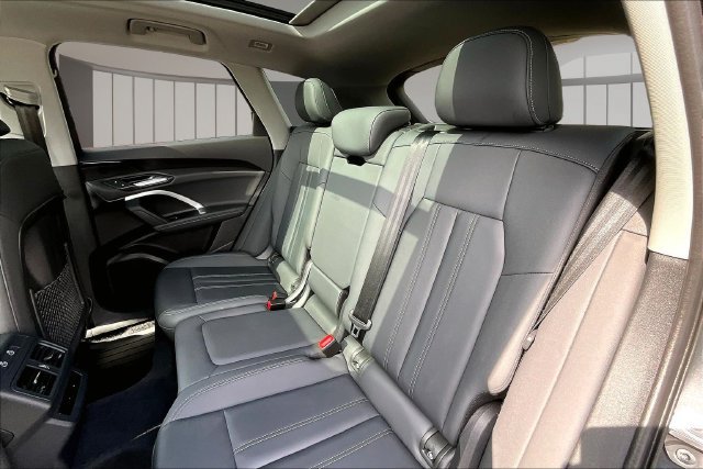 Used 2025 Audi Q5 Premium w/ Convenience Package AWD/4WD image 22