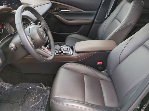 Used 2025 MAZDA CX-30 AWD 2.5 S w/ Premium Package image 16