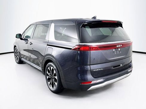 Used 2024 Kia Carnival EX FWD image 7