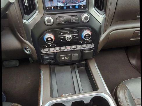 Used 2020 GMC Sierra 2500 Denali w/ Denali Ultimate Package image 21