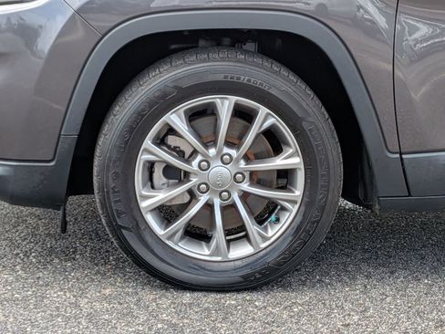 Used 2022 Jeep Cherokee Latitude Lux w/ Sun & Sound Group FWD image 12