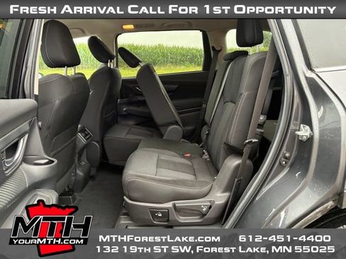Used 2024 Subaru Ascent Premium AWD/4WD image 10