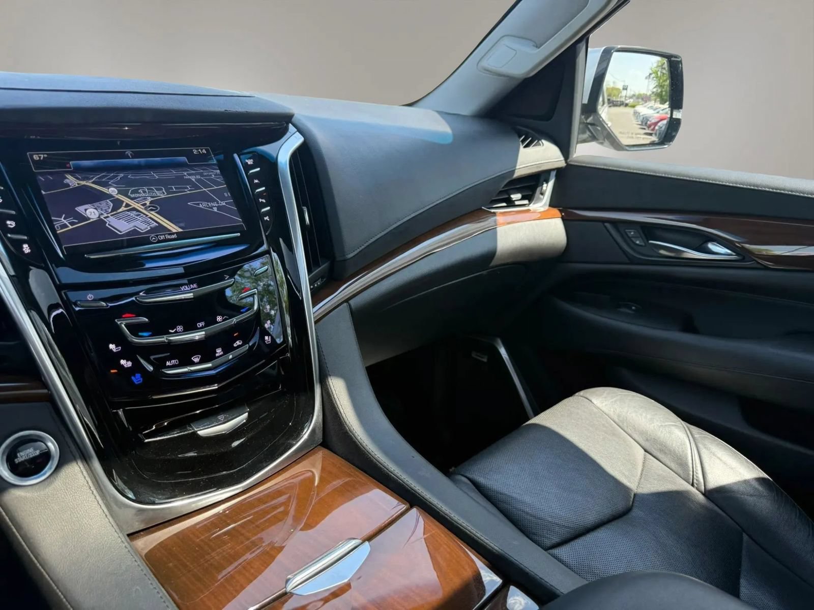 Used 2020 Cadillac Escalade ESV Luxury RWD image 32