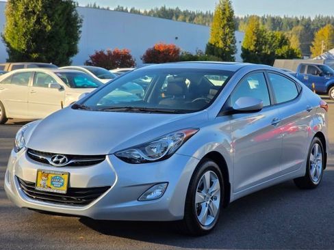 Used 2013 Hyundai Elantra GLS w/ Preferred Pkg image 3