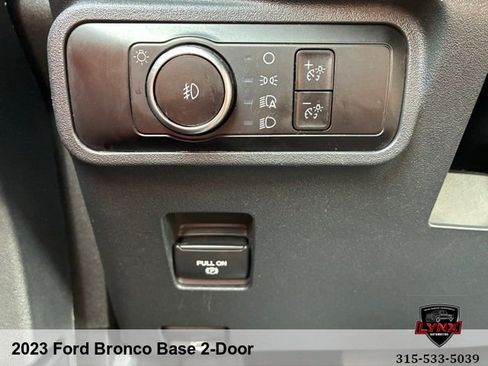 Used 2023 Ford Bronco 2-Door AWD/4WD image 26