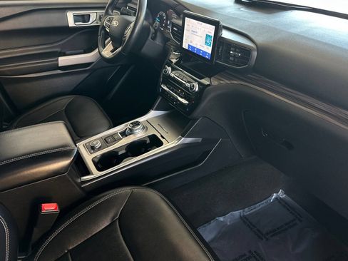 Certified 2023 Ford Explorer Limited w/ Equipment Group 301A AWD/4WD image 16