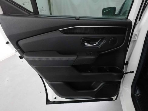 Used 2025 Honda Pilot Elite image 24