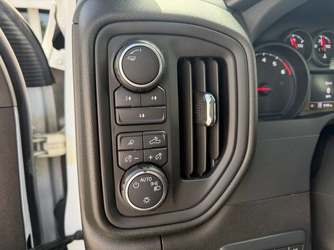 Used 2024 Chevrolet Silverado 2500 W/T w/ WT Convenience Package image 17