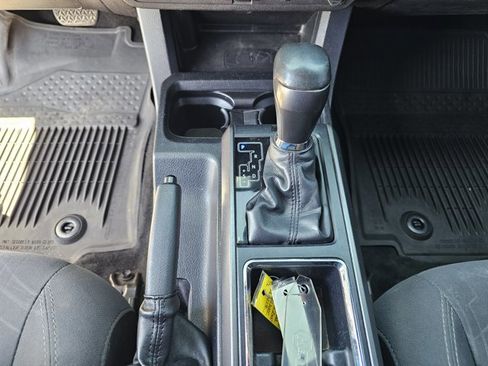 Used 2019 Toyota Tacoma TRD Off-Road RWD image 25