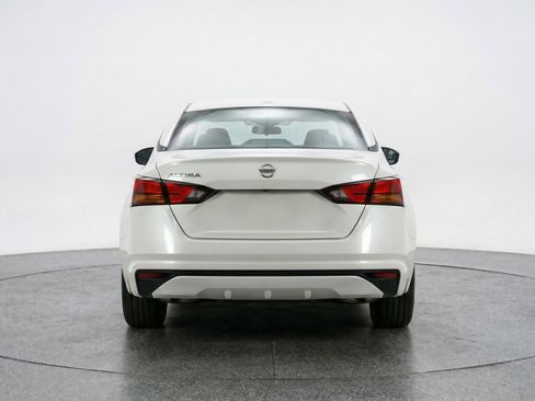 Used 2025 Nissan Altima 2.5 SV FWD image 7