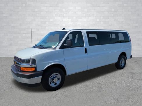 Used 2024 Chevrolet Express 3500 LT w/ LT Preferred Equipment Group RWD image 9