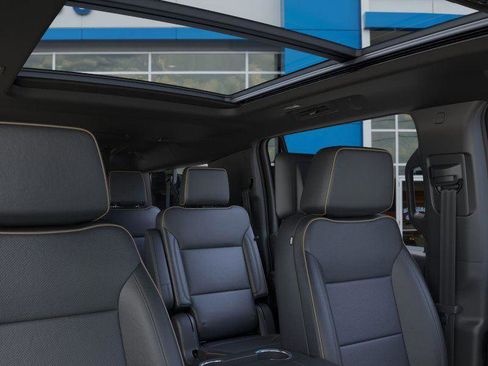 New 2026 Chevrolet Suburban Premier image 25