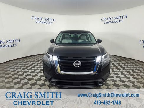 Used 2025 Nissan Pathfinder SV FWD image 8