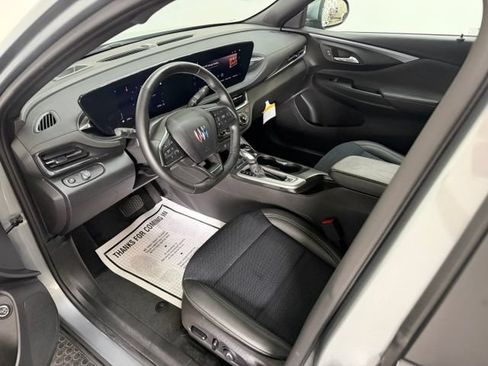 Used 2025 Buick Envista Preferred w/ Convenience I Package FWD image 17