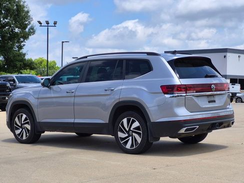 Used 2024 Volkswagen Atlas SE FWD image 3