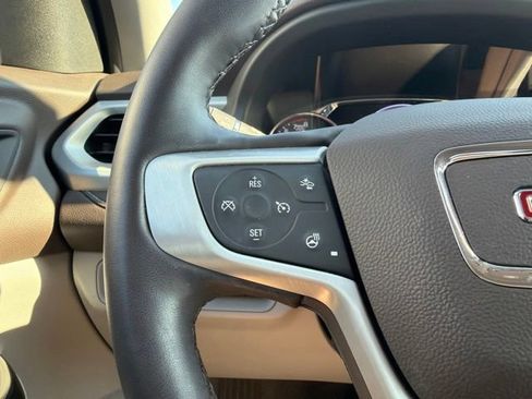 Used 2023 GMC Acadia SLT w/ Technology Package FWD image 39