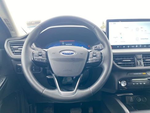 Used 2025 Ford Escape Platinum image 24