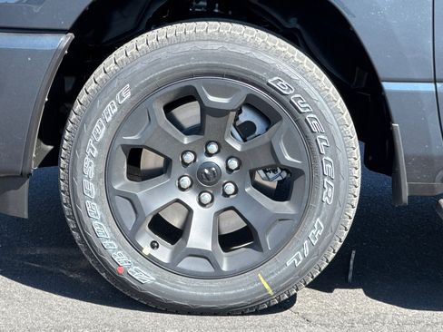 New 2026 RAM 1500 Express AWD/4WD image 23