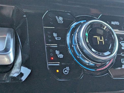 Used 2024 GMC Sierra 1500 Denali Ultimate image 17