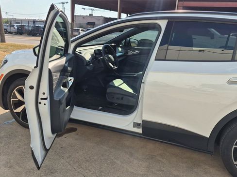Certified 2023 Volkswagen ID.4 S RWD image 9