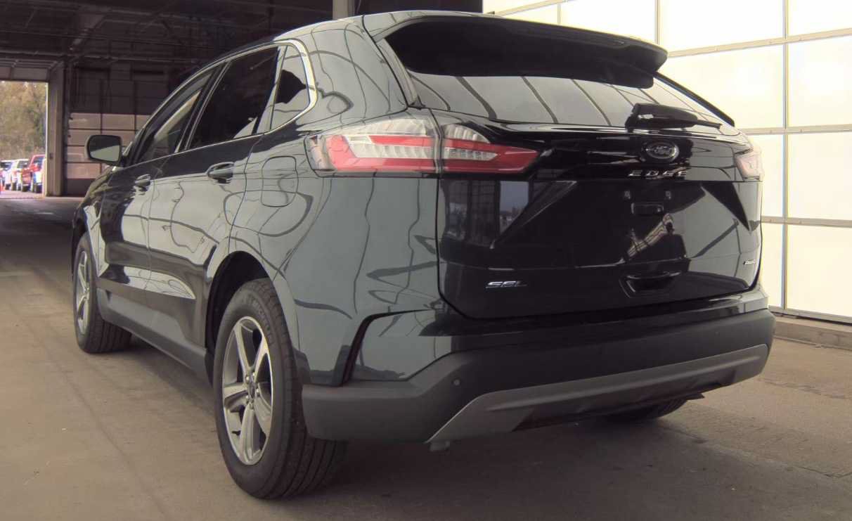 Used 2024 Ford Edge SEL w/ Convenience Package AWD/4WD image 6