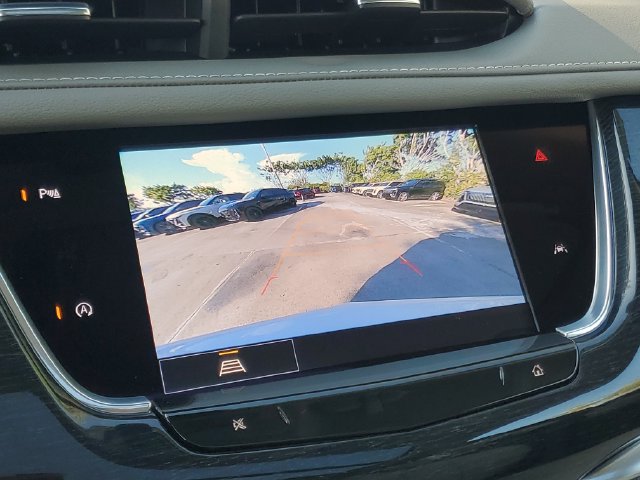 Used 2025 Cadillac XT6 Premium Luxury FWD image 29