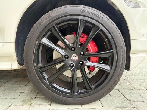 Used 2008 Porsche Cayenne Turbo image 47