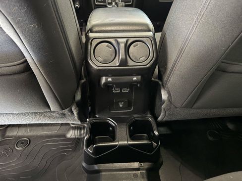 Used 2020 Jeep Gladiator Overland AWD/4WD image 26
