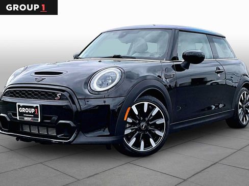 Used 2022 MINI Cooper S FWD image 1
