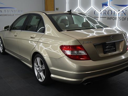 Used 2010 Mercedes-Benz C 300 Sport image 2