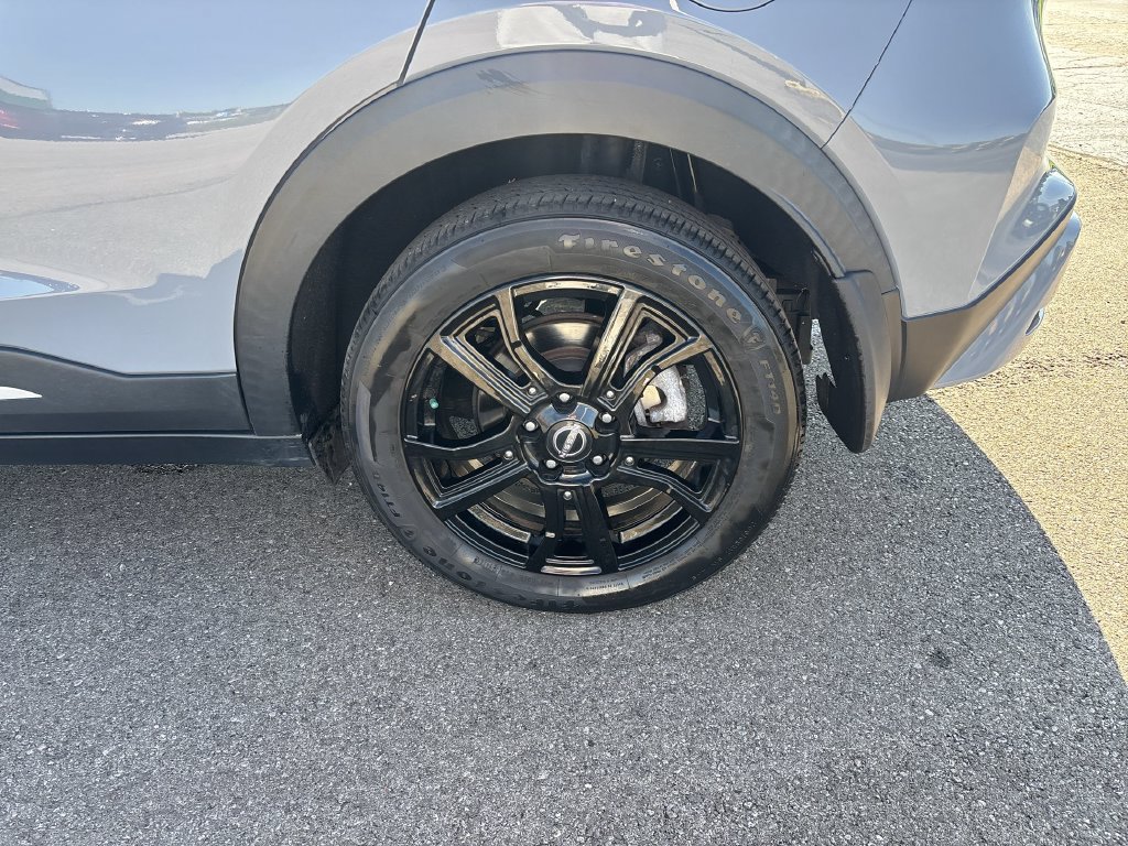 Certified 2024 Nissan Kicks SR w/ Exterior Package FWD image 15