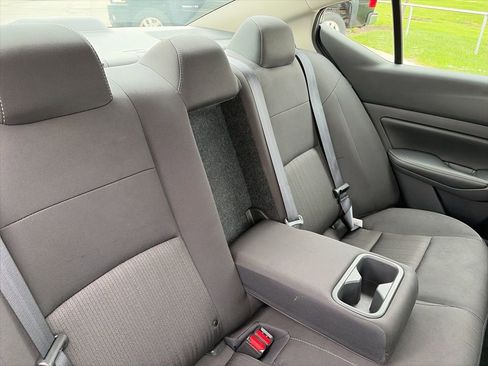 Used 2025 Nissan Altima 2.5 SV image 32