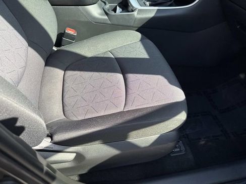 Used 2020 Toyota RAV4 XLE w/ Convenience Package image 10