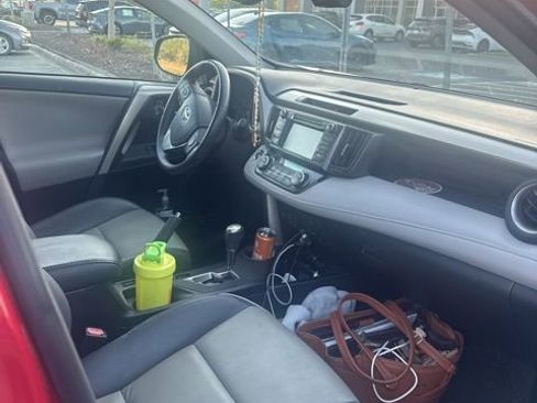 Used 2015 Toyota RAV4 Limited image 6