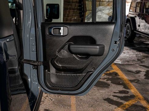 New 2026 Jeep Gladiator Sport AWD/4WD image 14