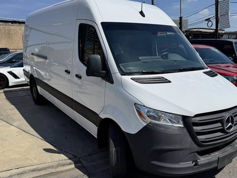 Used 2023 Mercedes-Benz Sprinter 2500 image 10