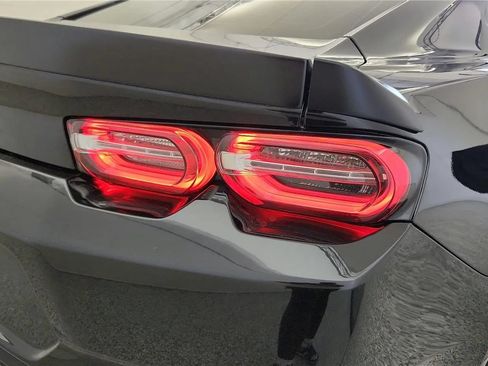 Used 2020 Chevrolet Camaro SS RWD image 31