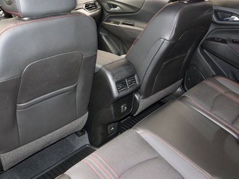 Used 2022 Chevrolet Equinox RS w/ Infotainment Package image 21