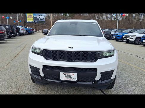 Certified 2023 Jeep Grand Cherokee L Laredo image 3