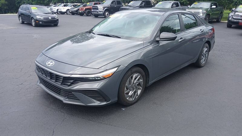 Used 2024 Hyundai Elantra SEL FWD image 6