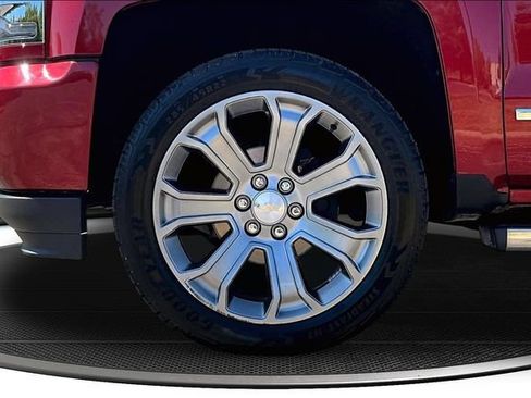 Used 2018 Chevrolet Silverado 1500 High Country AWD/4WD image 34