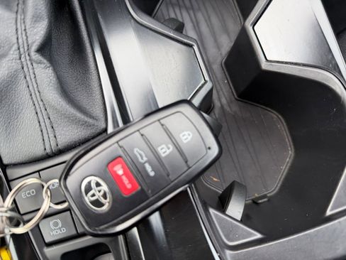 Used 2025 Toyota Camry LE image 22