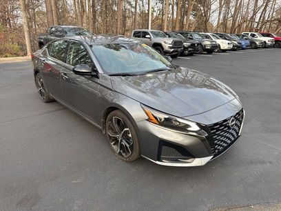 Used 2023 Nissan Altima 2.5 SR