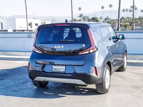 Used 2025 Kia Soul LX w/ LX Technology Package FWD image 9