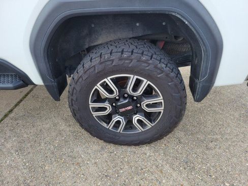 Used 2022 GMC Sierra 2500 AT4 w/ AT4 Preferred Package image 8