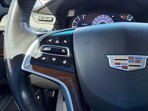 Used 2019 Cadillac Escalade ESV Luxury AWD/4WD image 44