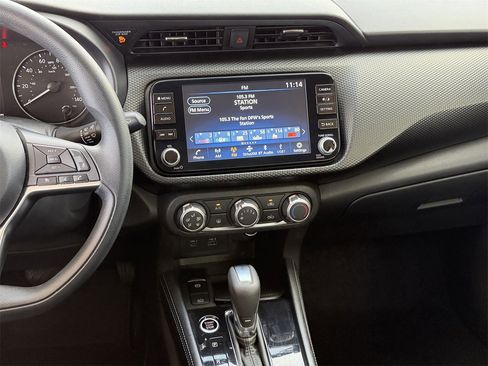 Used 2024 Nissan Kicks SV image 17